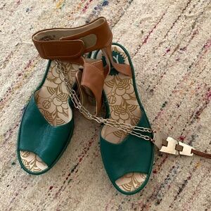 Fly London gorgeous two-toned beauties,nwob,size 38.